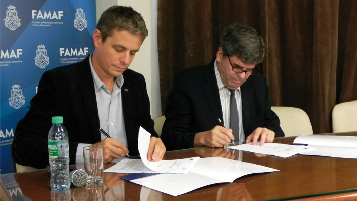 El director de Y-TEC, Santiago Sacerdote, y el rector de la UNC y miembro del Directorio de CONICET, Francisco Tamarit
