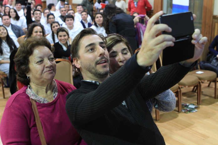 Jordi Roca con emprendedoras de Fondo Esperanza