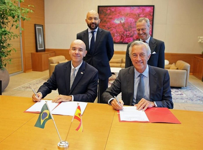 Firma del acuerdo entre la Cámara de Comercio de España y la Cámara de Comercio española en Brasil