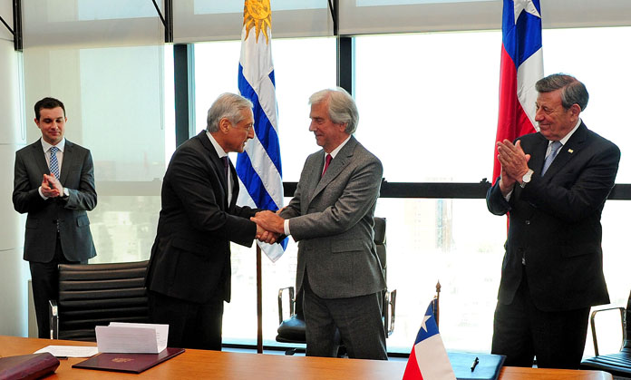 Firma del acuerdo entre Uruguay y Chile (foto Presidencia de la República de Uruguay)