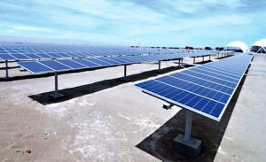 Paneles solares desierto