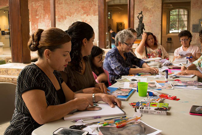 Programa de Mujeres en comunidad. Fotografía de Mariam Vargas Rodríguez.