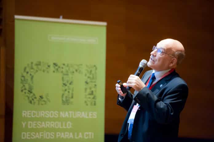 Alejandro Mentaberry en un seminario internacional sobre CTI