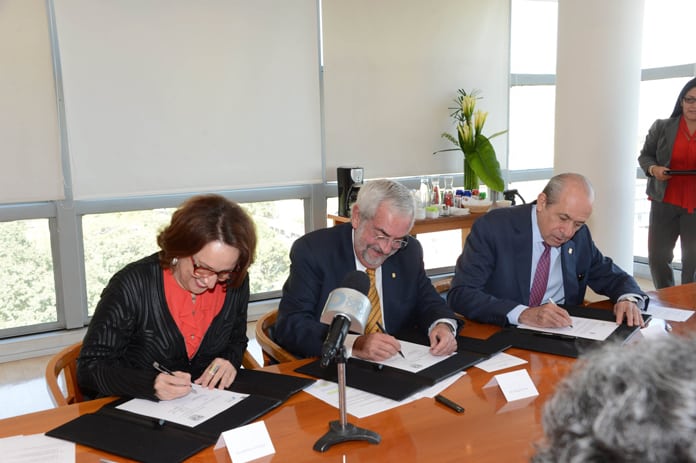 Rebeca Grynspan ha firmado el convenio con la UNAM y el IPN