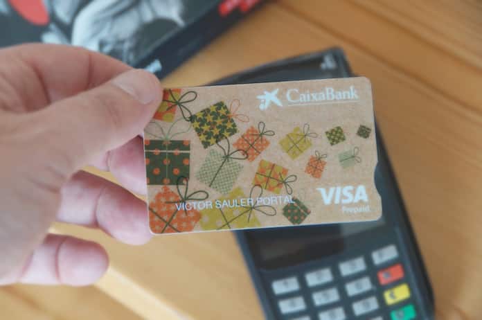 Almidón de maíz y biomasa en las primeras tarjetas biodegradables de CaixaBank