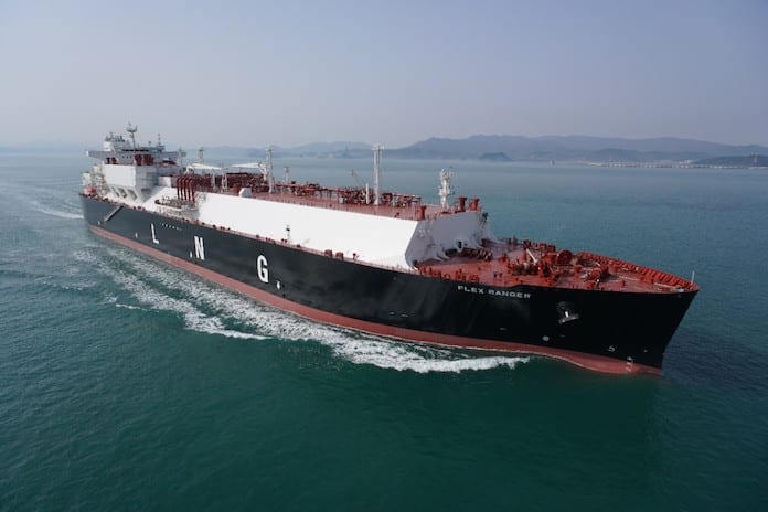 Endesa fleta un buque metanero para transportar GNL