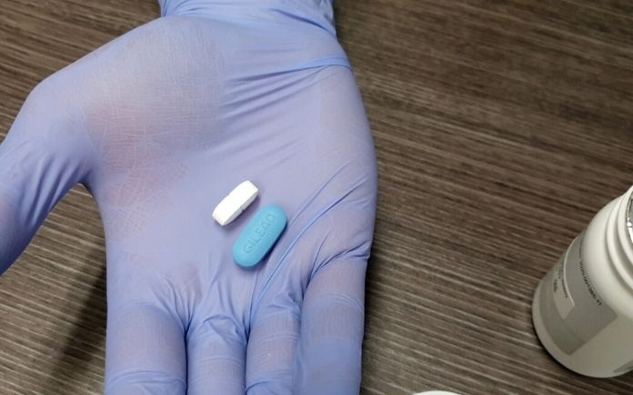 estudio clínico profesionales sanitarios COVID-19