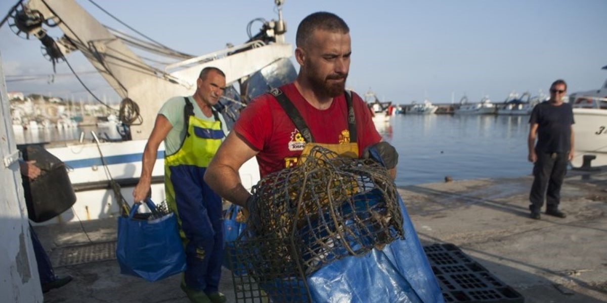 De Fuengirola a Camariñas: la pesca de basura marina