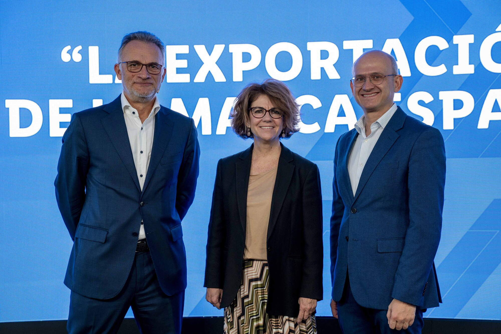 (De izq. a dcha.), Ferran Figueras (Lidl), Elisa García (ICEX) y José Miguel Herrero (Ministerio de Agricultura). Foto: Marco Agency.