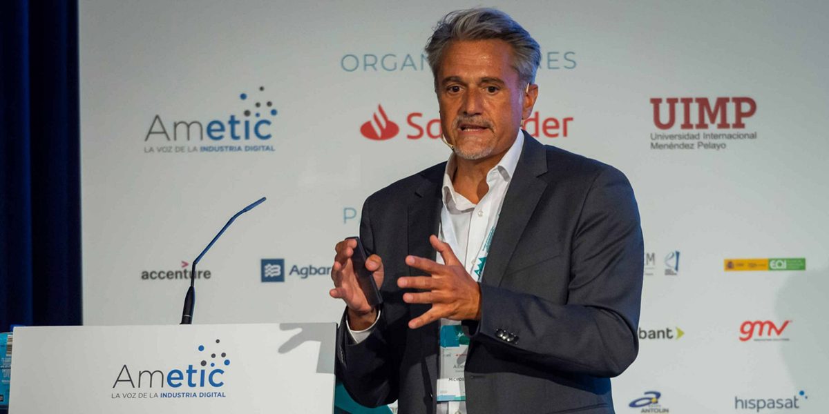 Alberto Granados, presidente de Microsoft España, durante su intervención en el 35 Encuentro de la Economía Digital y las Telecomunicaciones.