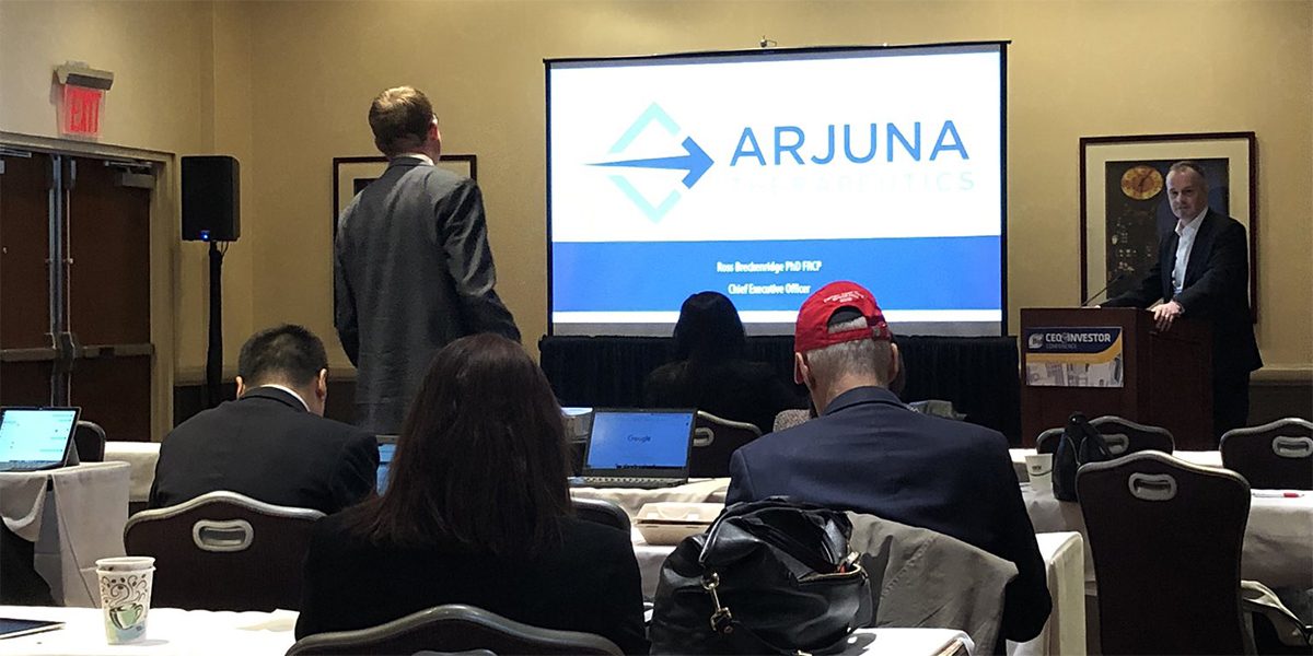A la derecha de la imagen, Ross Breckenridge, CEO de Arjuna Therapeutics. (Imagen: @BIA_UK)