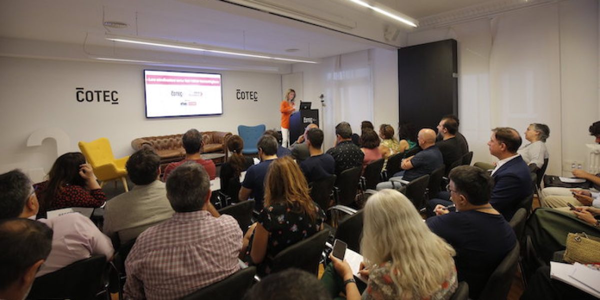 La presidenta de Cotec, Cristina Garmendia, en el acto de presentación del informe 'Los sindicatos ante los retos tecnológicos'