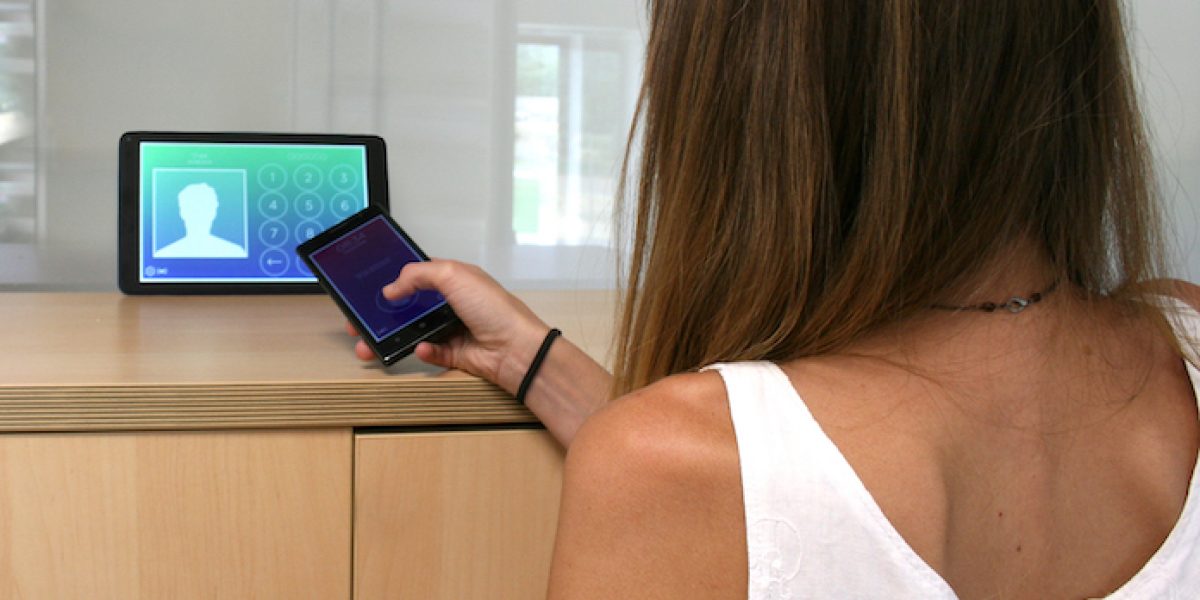 Una empresa de Tecnópole lanza una app para que los empleados puedan fichar con el móvil