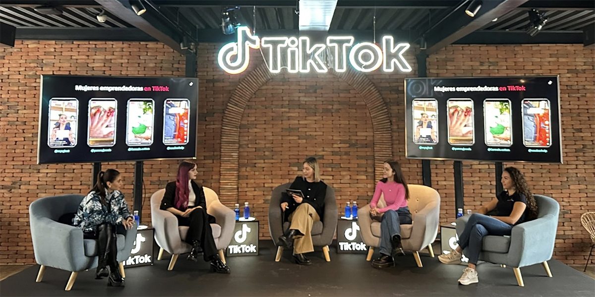tiktok mujeres